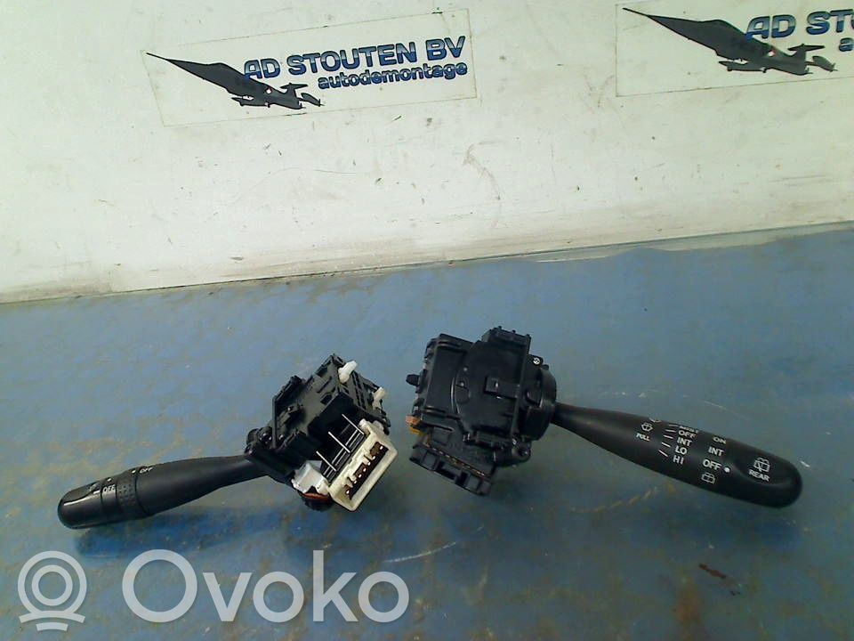 Daihatsu Cuore Boutons / interrupteurs volant