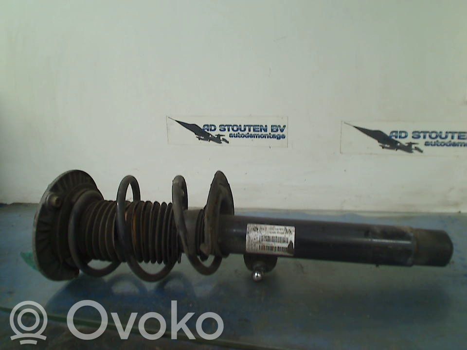 BMW 3 F30 F35 F31 Ansamblu amortizor cu arc față