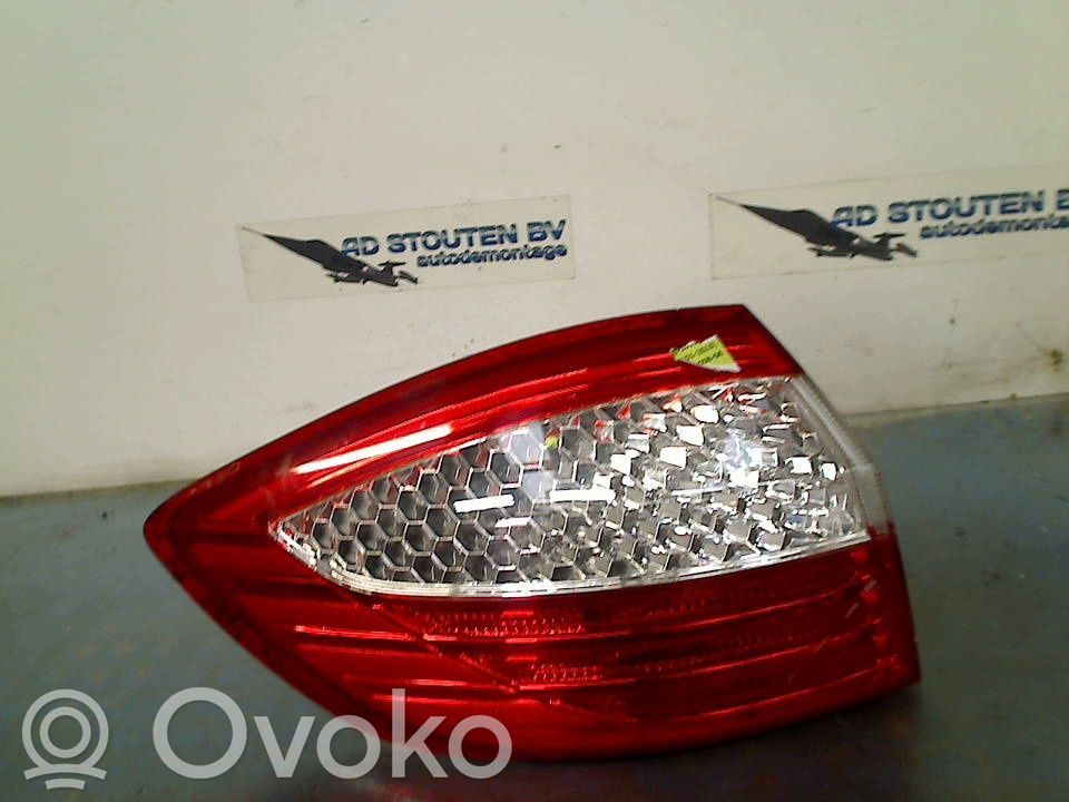 Ford Mondeo MK IV Lampă spate în caroserie 