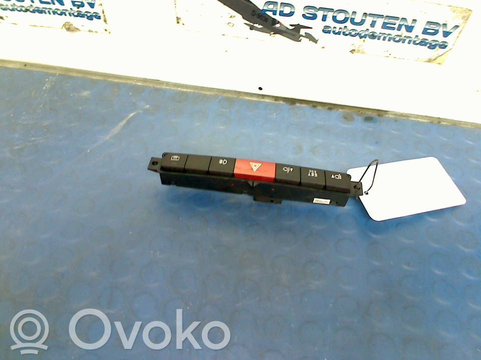 Hätävilkkujen kytkin   33911,33911,33911