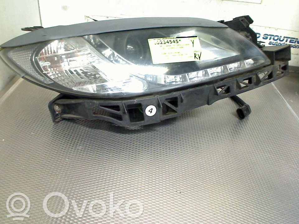 Mazda MX-3 Phare frontale