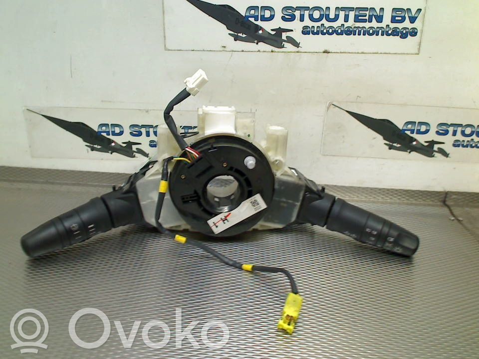 Nissan X-Trail T30 Butoane/comutatoare pe volan 