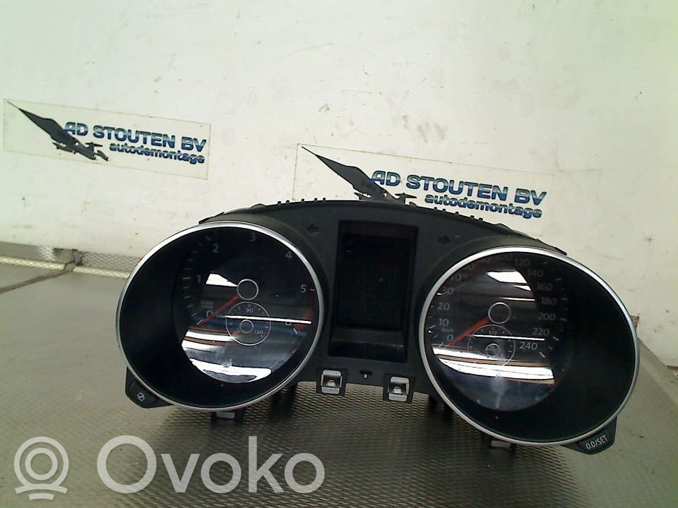 Volkswagen Golf VI Licznik / Prędkościomierz
