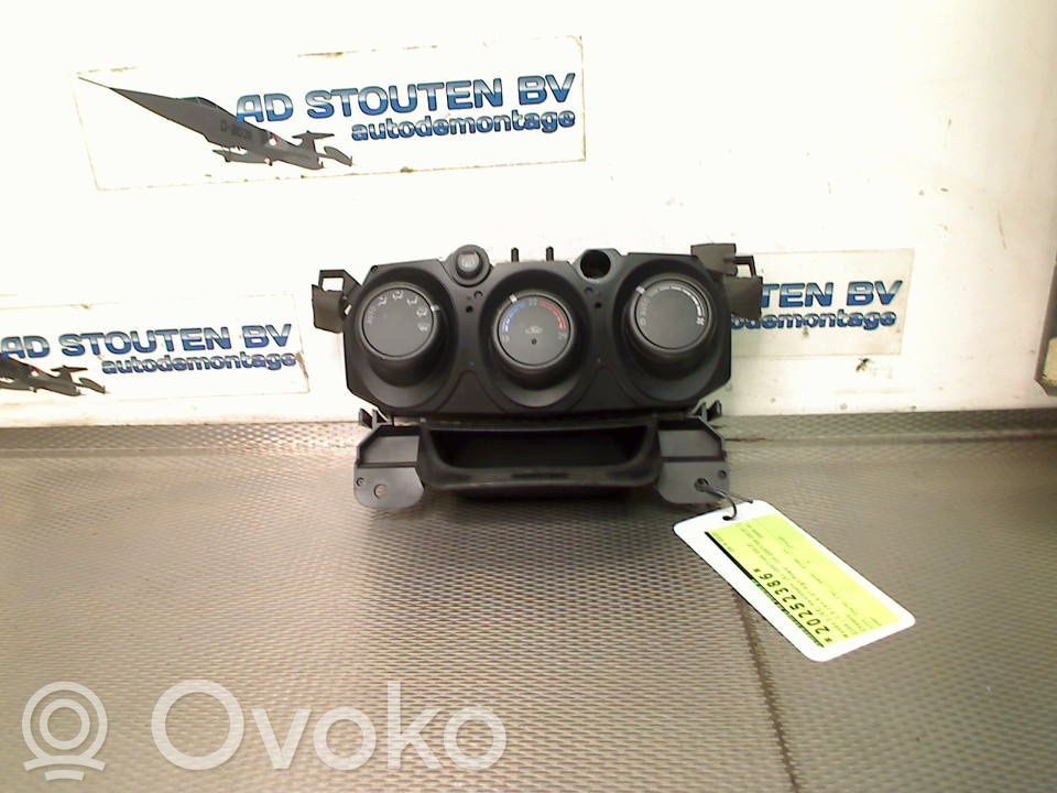 Mazda 2 Climate control unit 