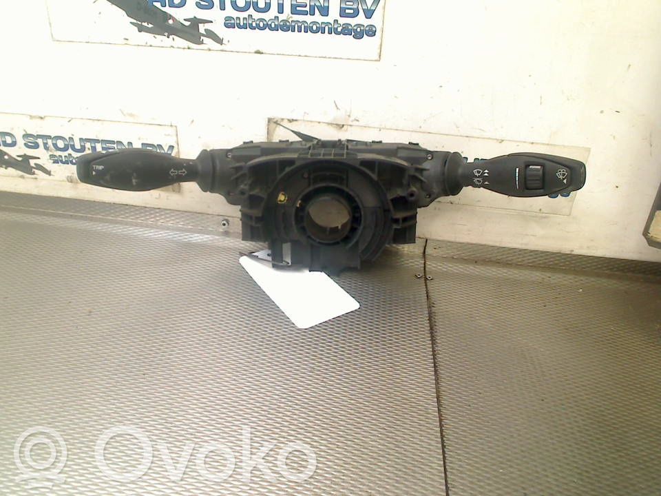 Ford Transit Courier Steering wheel buttons/switches 