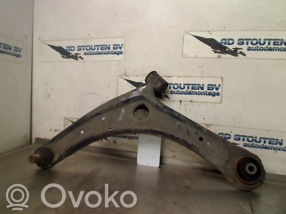 Triangle bras de suspension inférieur avant