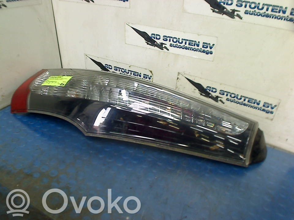 Mitsubishi Grandis Luz trasera/de freno