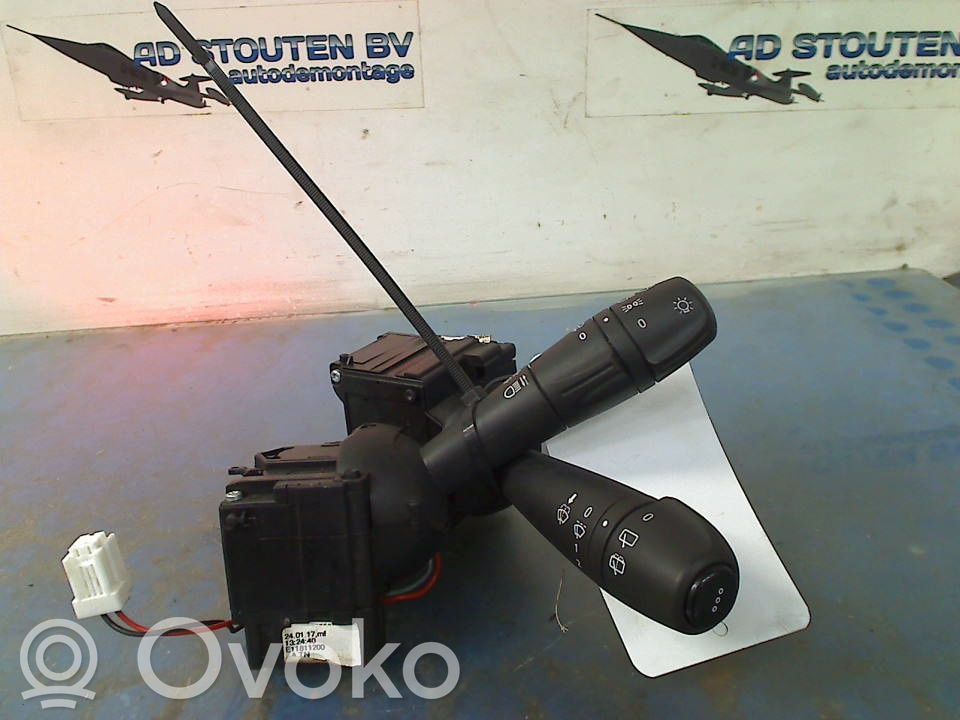 Boutons / interrupteurs volant   E11811200,E11811200,E11811200