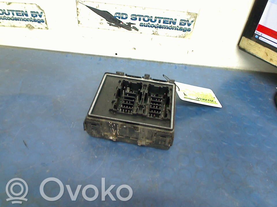 Ford Fiesta Skrzynka bezpieczników / Komplet 