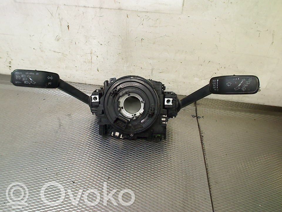 Skoda Octavia Mk3 (5E) Butoane/comutatoare pe volan