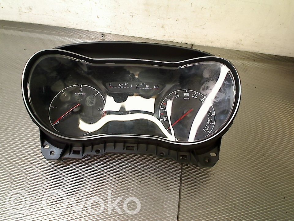 Opel Corsa E Geschwindigkeitsmesser Cockpit 