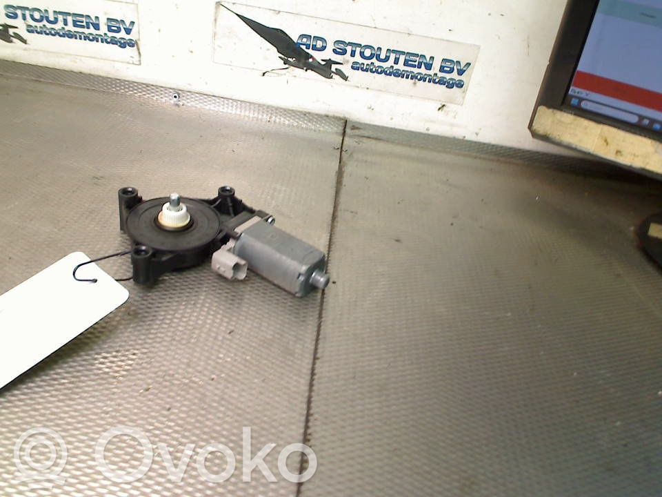 Opel Combo E Silnik regulatora szyby drzwi przednich 