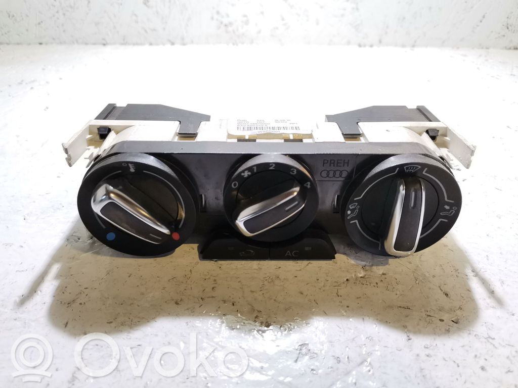 Audi A1 Climate control unit 