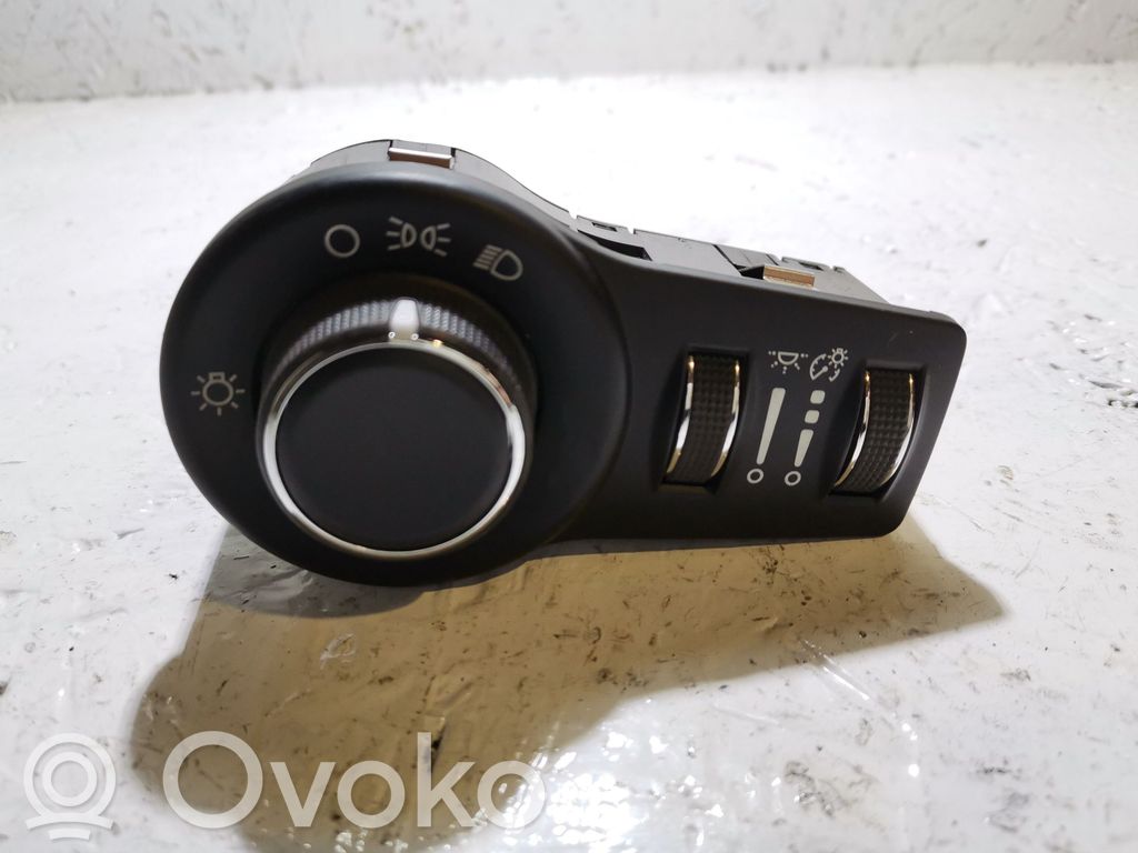 Chrysler Pacifica Light switch 