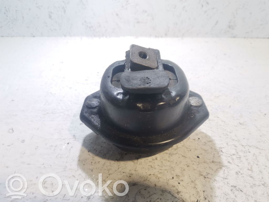 Engine mount bracket