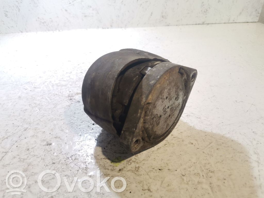 Engine mount bracket   4D0399151C