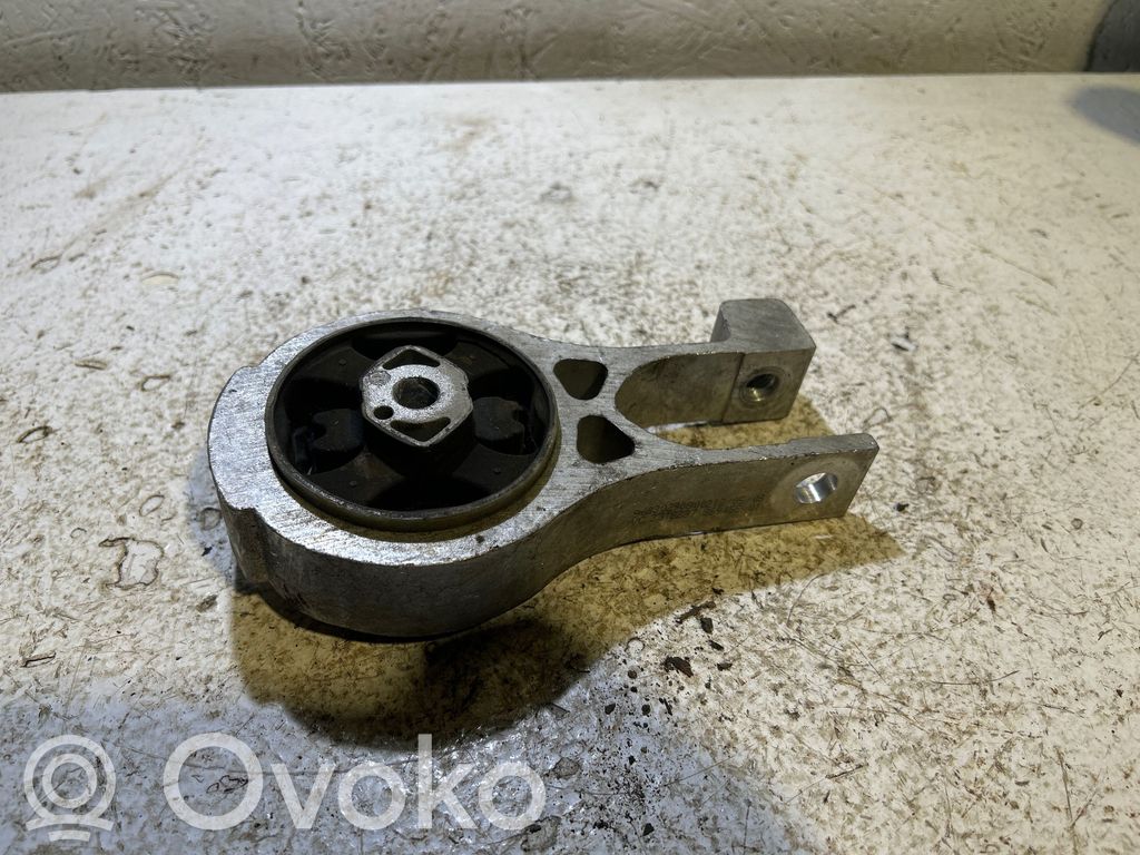 Peugeot 508 RXH Engine mount bracket 