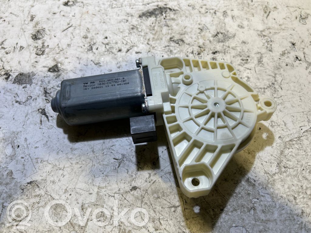 Audi Q5 SQ5 8R Front door window regulator motor 
