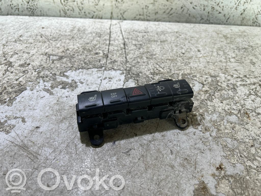 Dodge Caliber Botón interruptor de luz de peligro 
