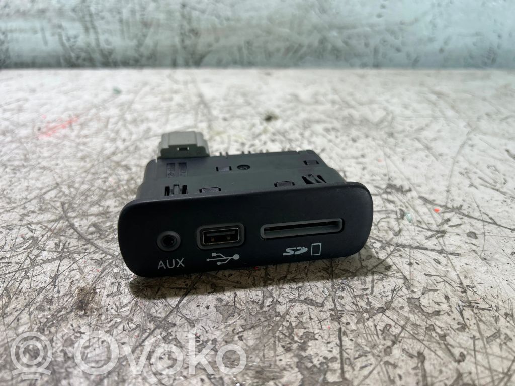 USB socket connector   68206384AC,33169193,0229167718