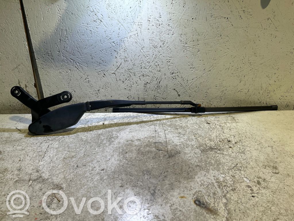 Mercedes-Benz E W211 Brazo del limpiaparabrisas delantero 
