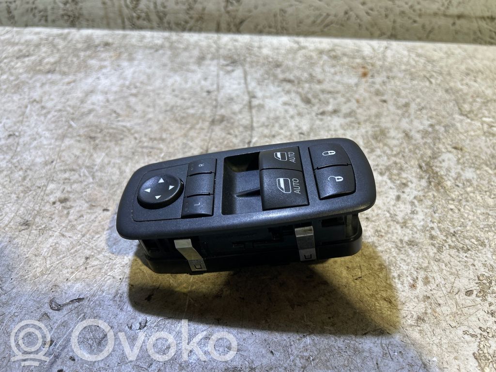 Electric window control switch   68183752AF,231200