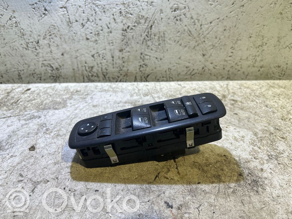 Electric window control switch   68234087AD,10115696,401500