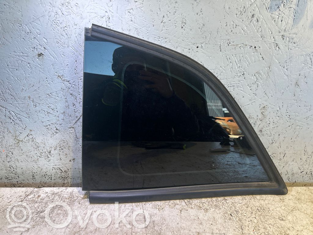 Dodge Challenger Vidrio lateral trasero 