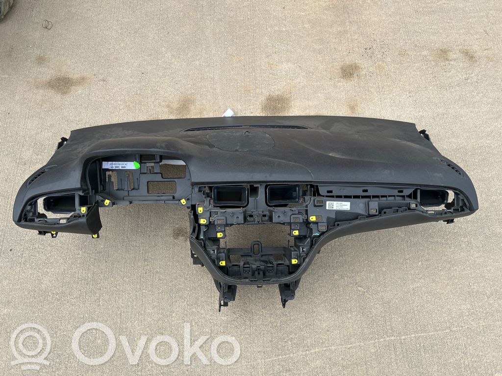 Opel Corsa E Panelė 