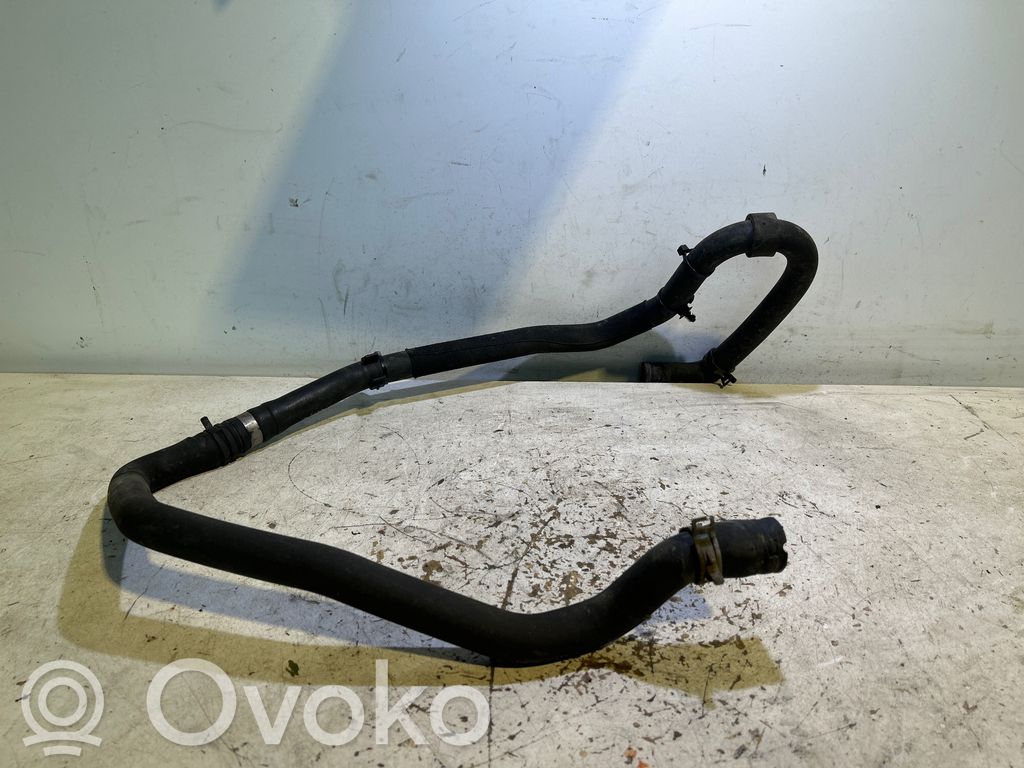 Mercedes-Benz A W176 Conductă/furtun lichid de răcire motor 