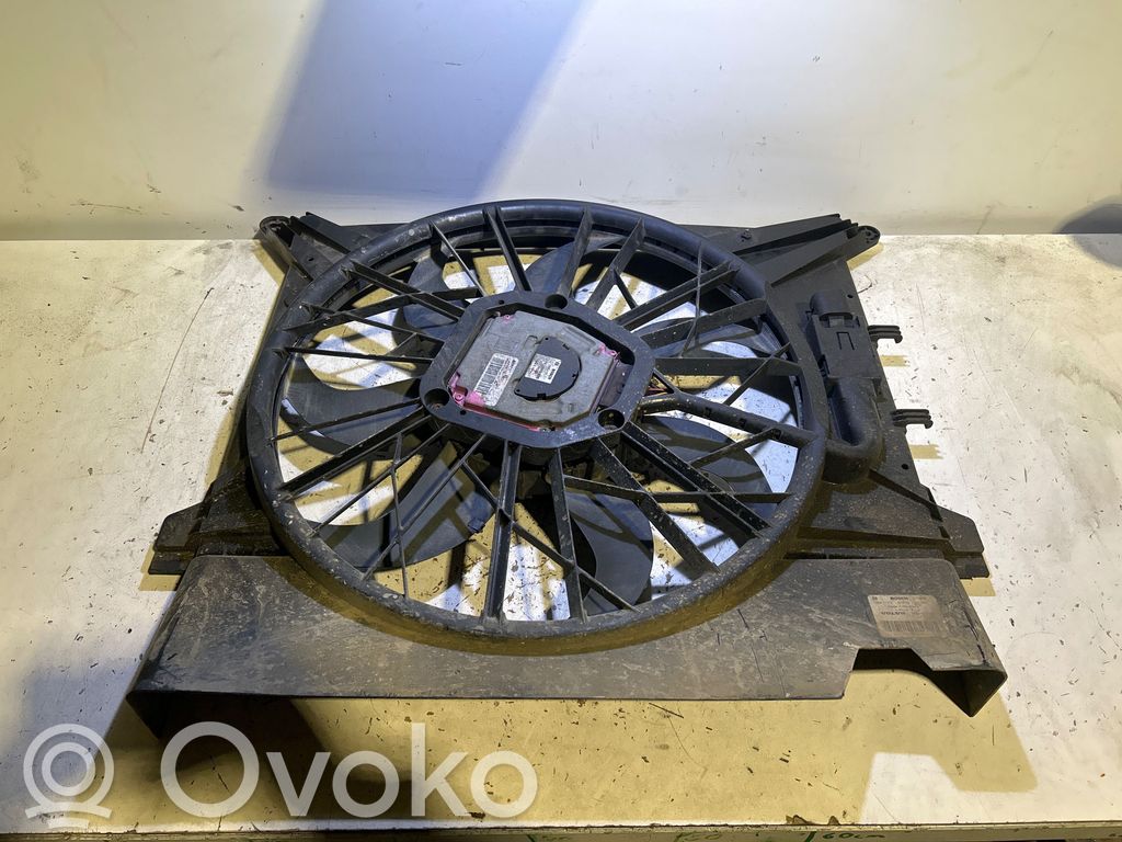 Volvo XC90 Elektryczny wentylator chłodnicy 