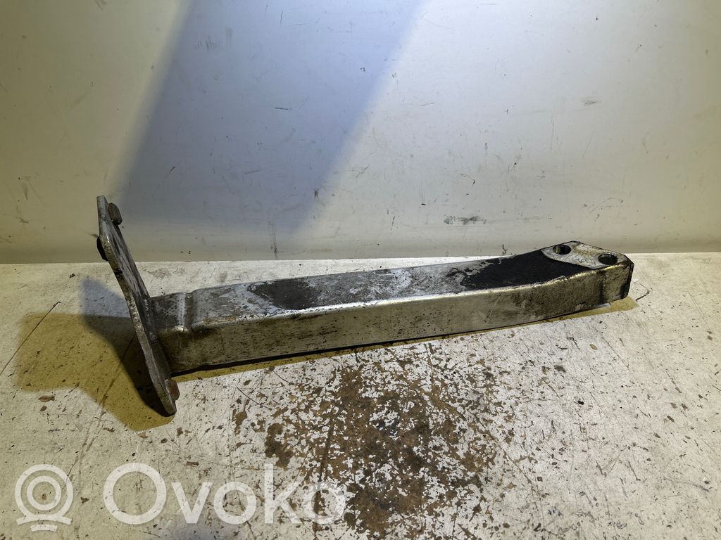 Jeep Cherokee KL Etupuskurin törmäysvoiman vaimennin 