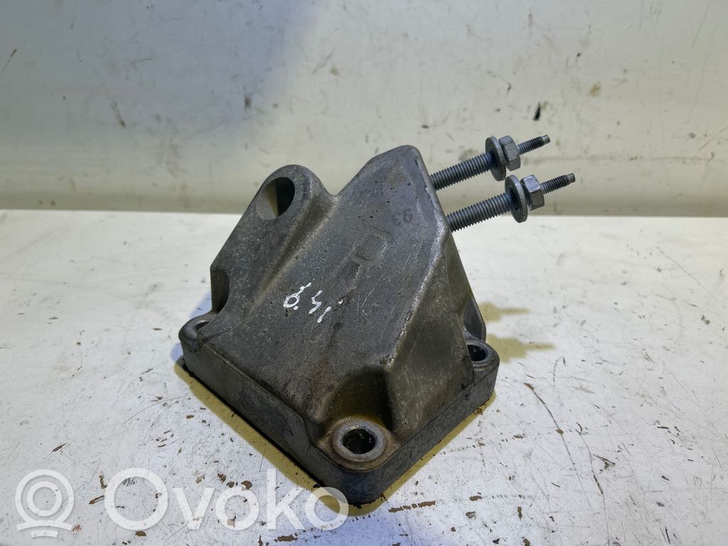 Engine mounting bracket   04855024AC