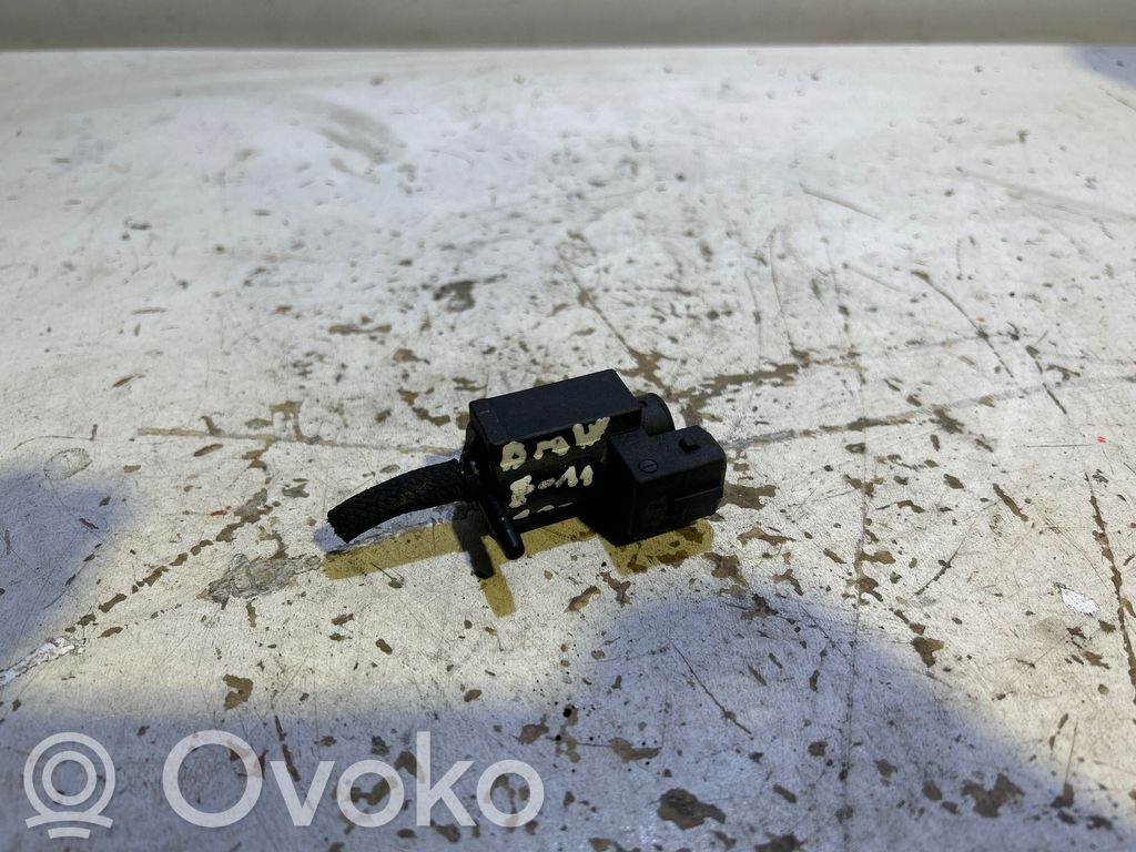 BMW 5 F10 F11 Turbo solenoid valve 