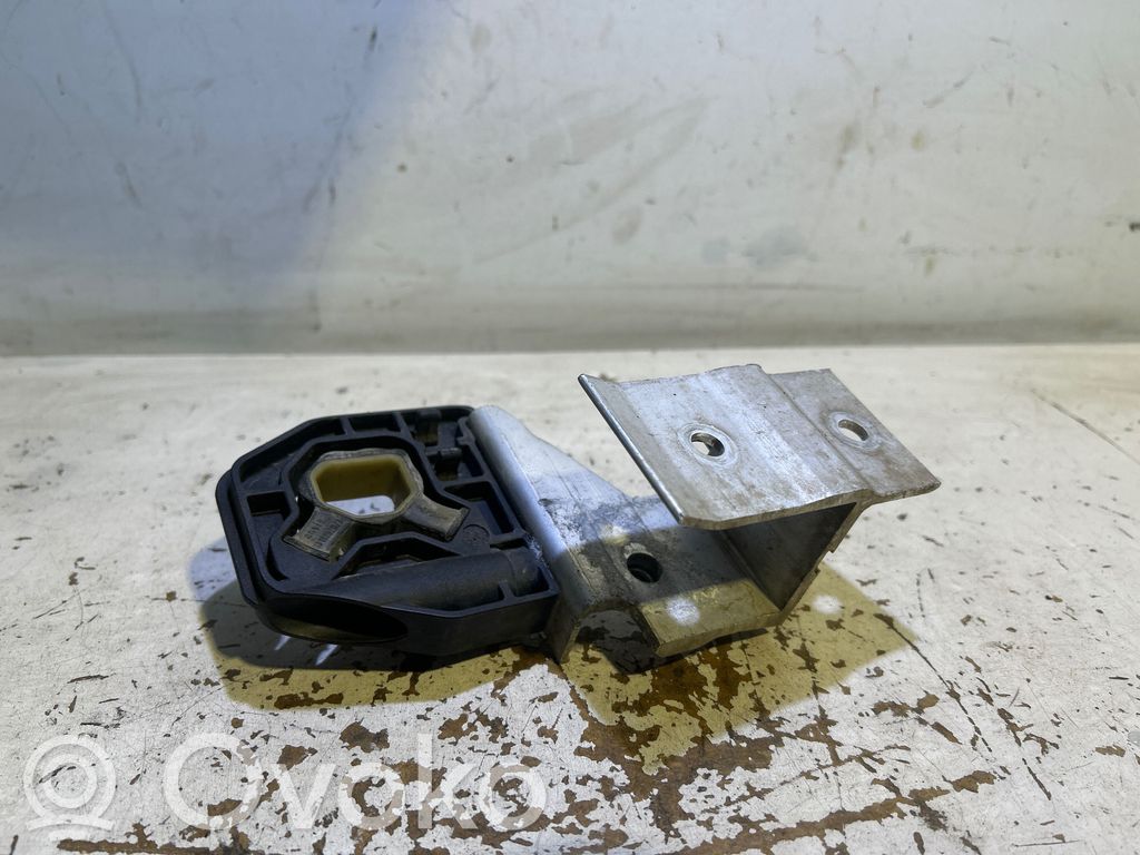 BMW 4 F32 F33 Radiator mount bracket 