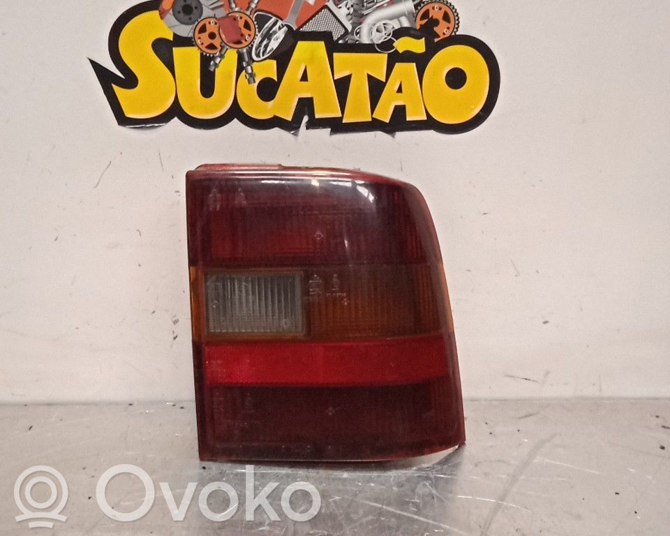 Opel Vectra A Aizmugurējais lukturis virsbūvē 