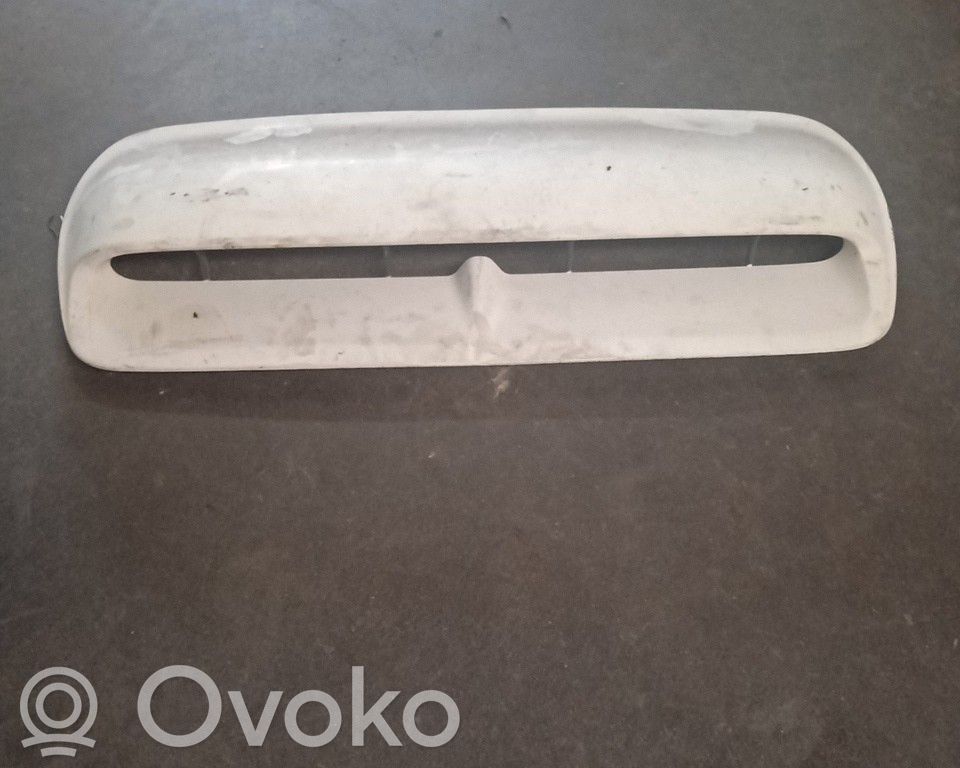 Subaru Impreza I Front grill 