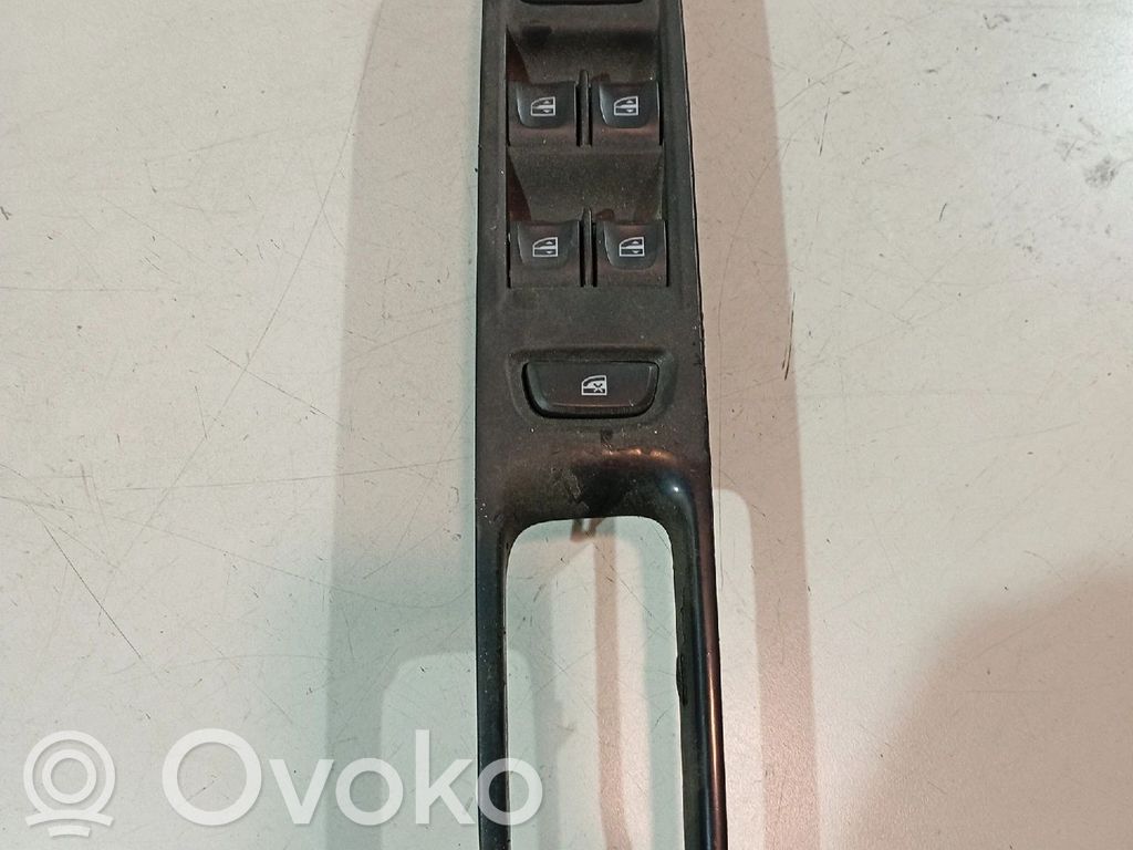 Renault Captur II Przyciski szyb 
