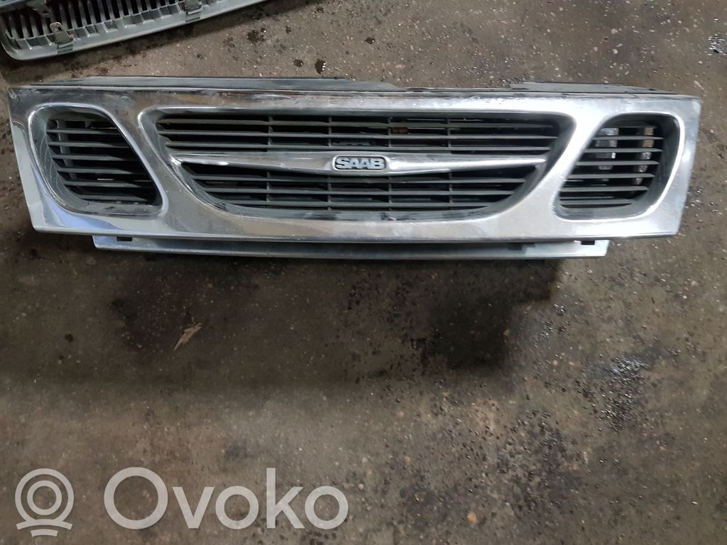 Saab 900 CD Front bumper upper radiator grill 