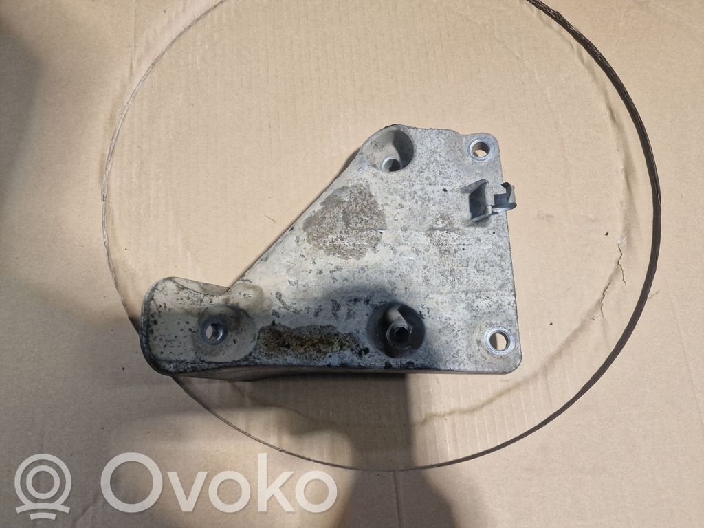 BMW 5 E60 E61 Engine mounting bracket 