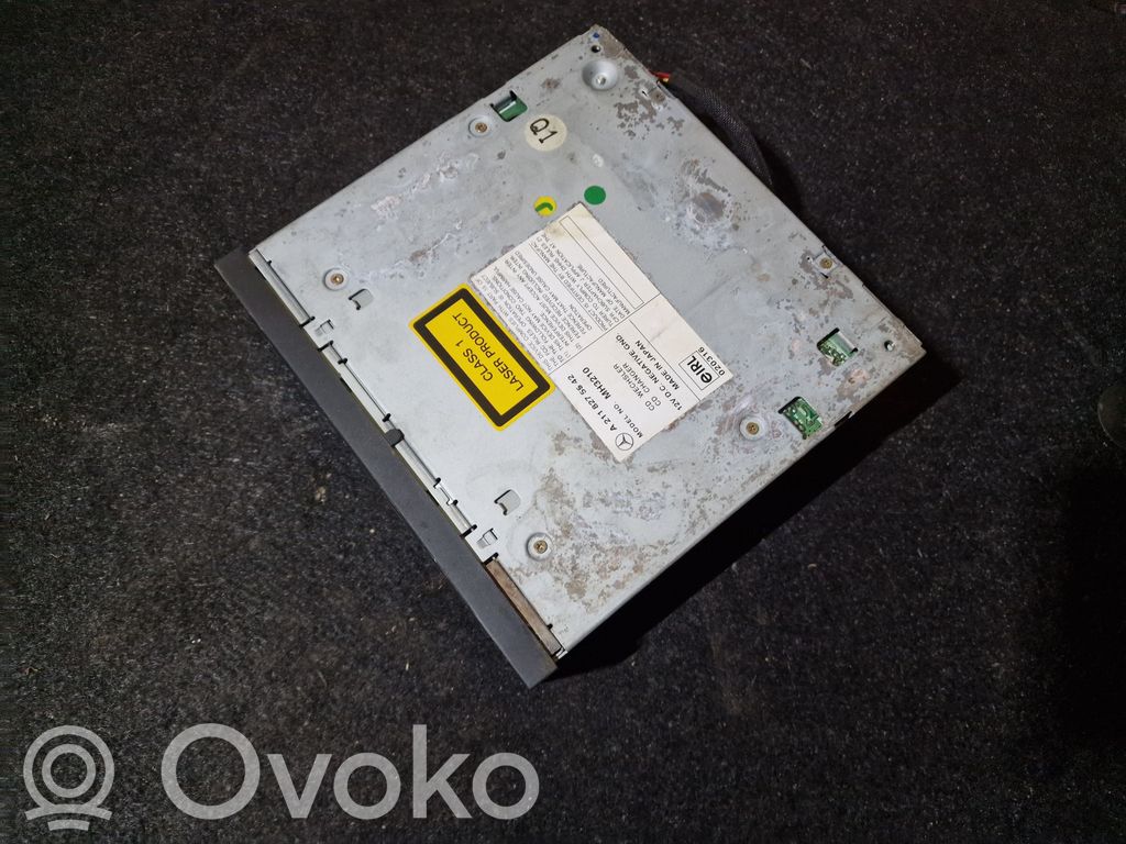 Mercedes-Benz CLS C219 Navigation unit CD/DVD player 