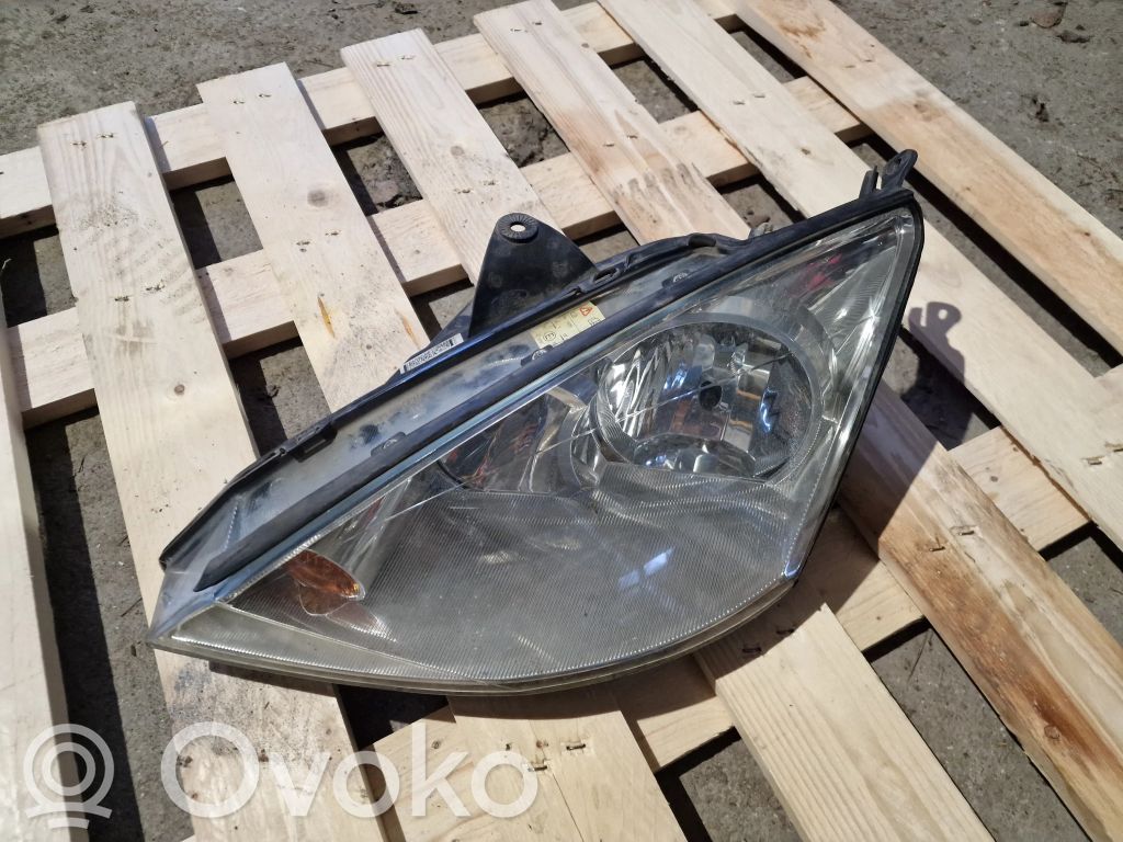 Ford Focus Headlight/headlamp 