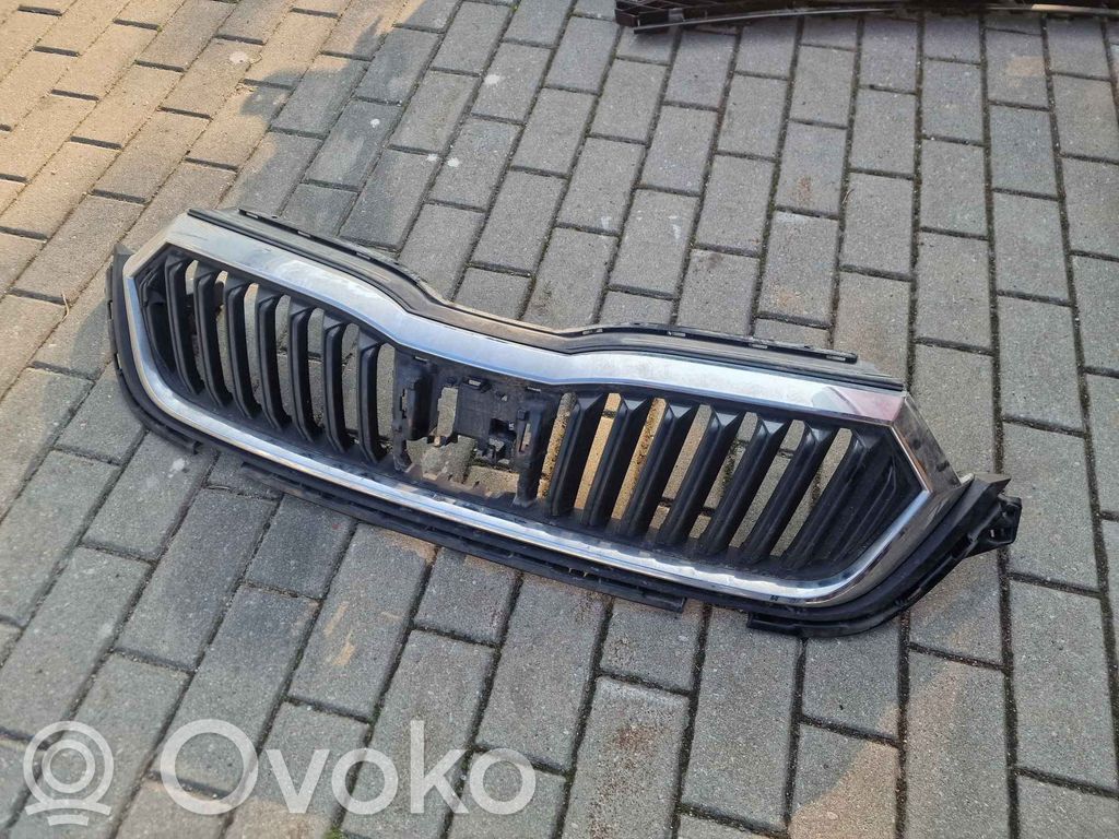 Skoda Octavia Mk4 Grotelės viršutinės 