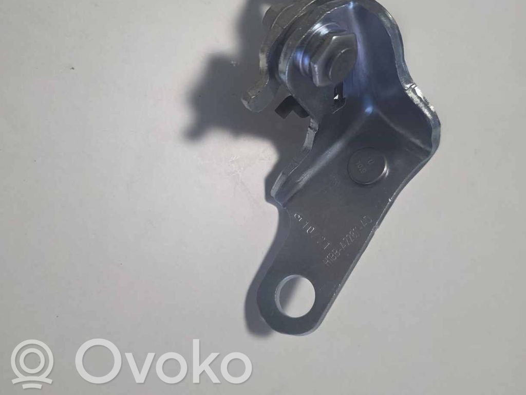 Ford Kuga III Priekšpusē augšējā vira (eņģe) 