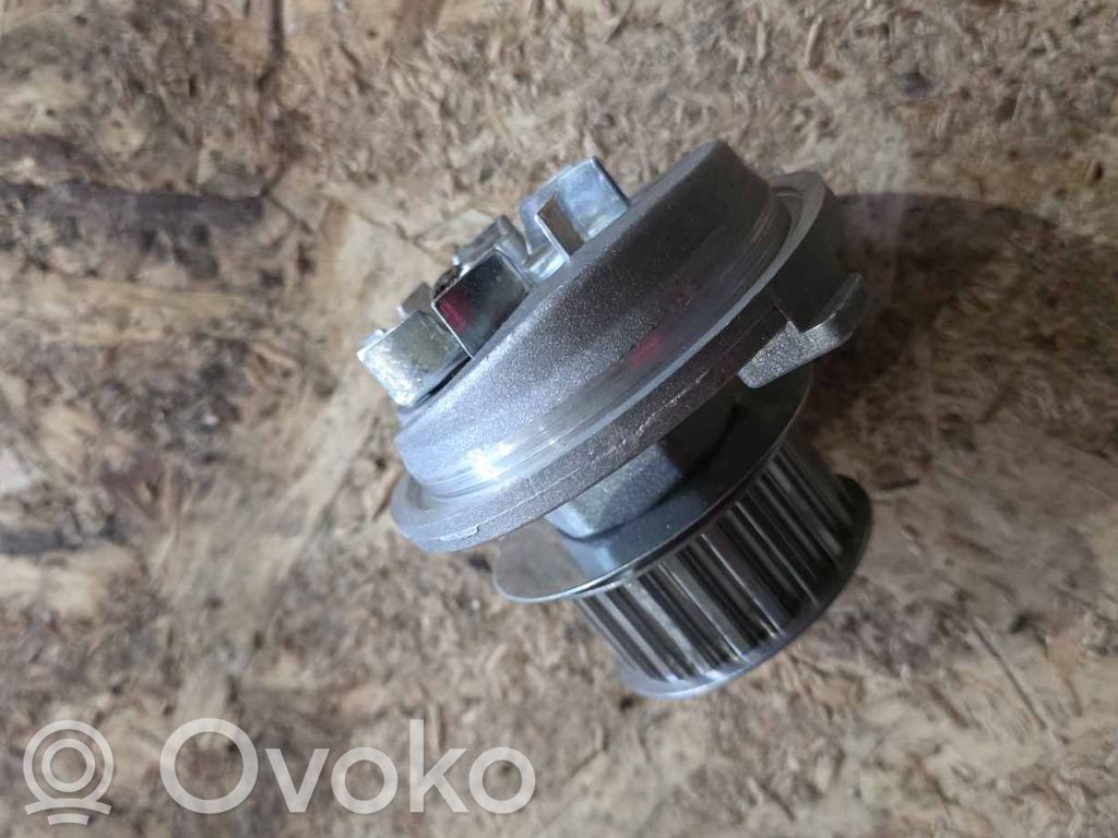 Opel Astra F Water pump 