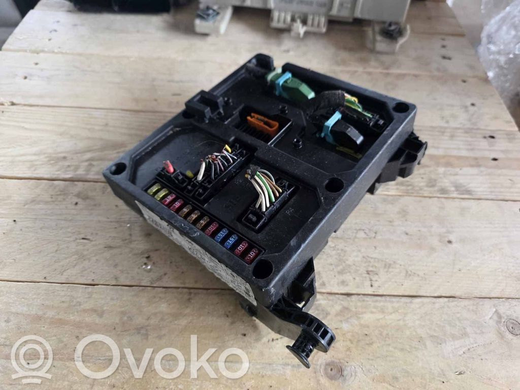 Ford Galaxy Fuse module 