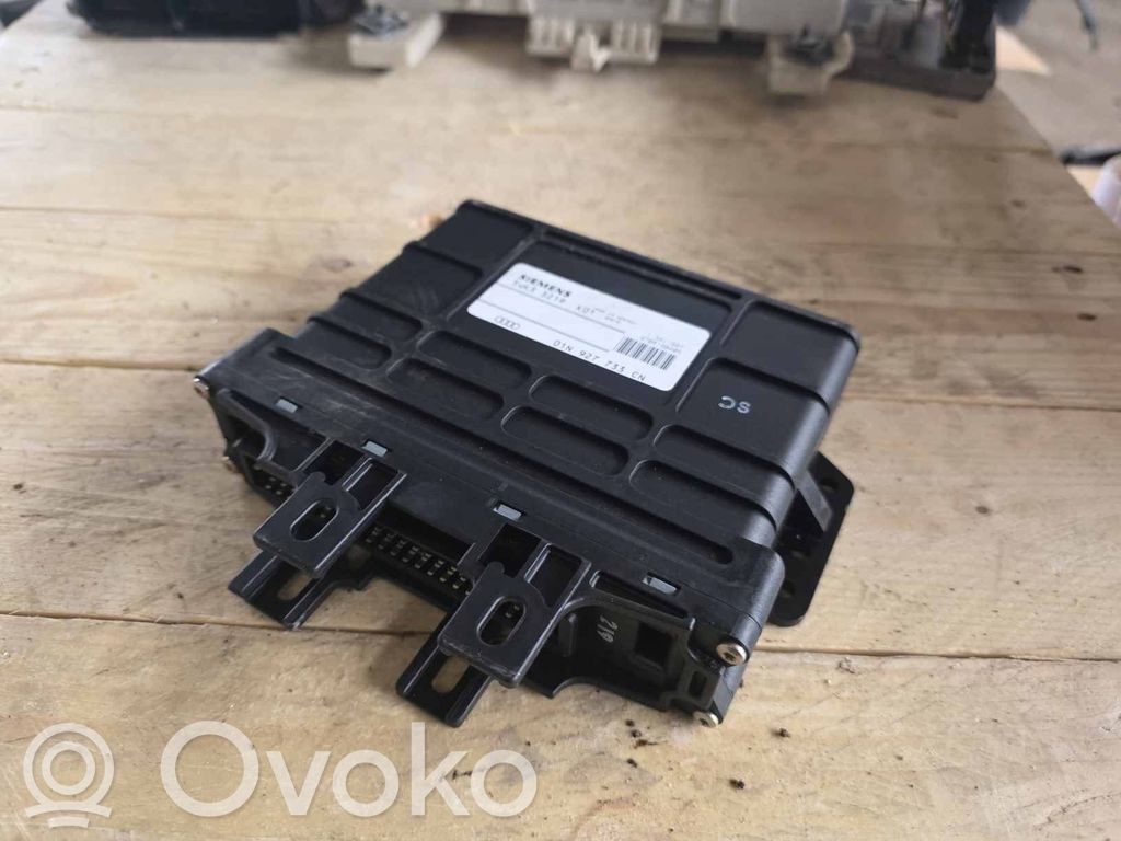Volkswagen PASSAT B5.5 Gearbox control unit/module 
