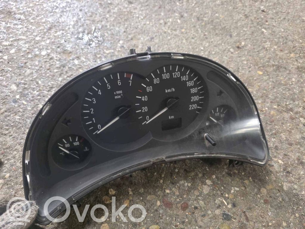 Opel Corsa C Speedometer (instrument cluster) 