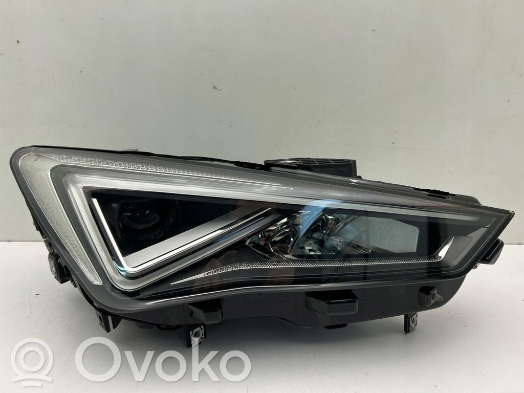 Seat Leon IV Lampa przednia 
