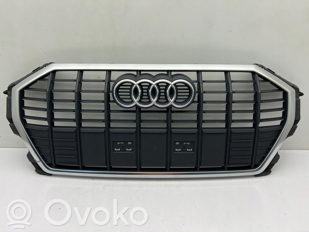 Audi Q3 F3 Etupuskurin ylempi jäähdytinsäleikkö 